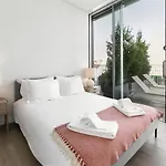 Prata Riverside شقة